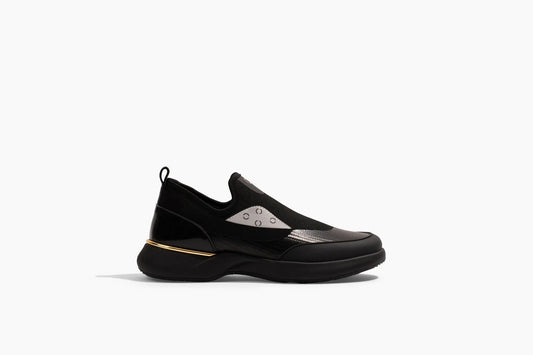 Step-Into-Comfort-The-Recovery-Shoe-Healthcare-Workers-Deserve Snogs